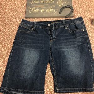 Seven7 Jean Shorts Mid Rise. Size 10
